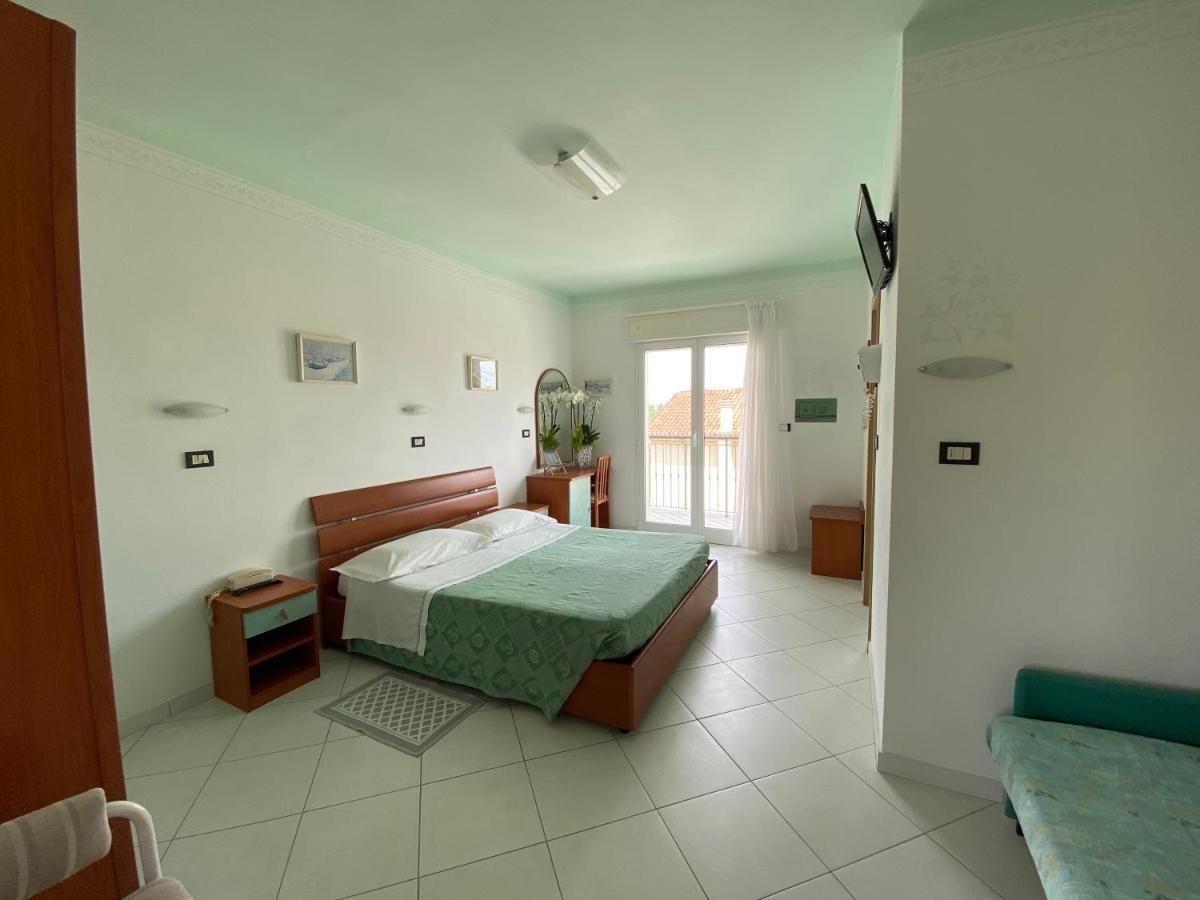 Hotel Capri Bellaria-Igea Marina Extérieur photo